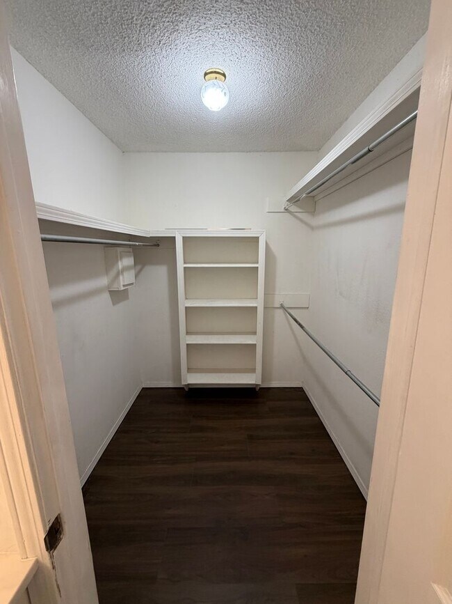 Building Photo - Spacious 4 Bed Home in Prime Claremore Location