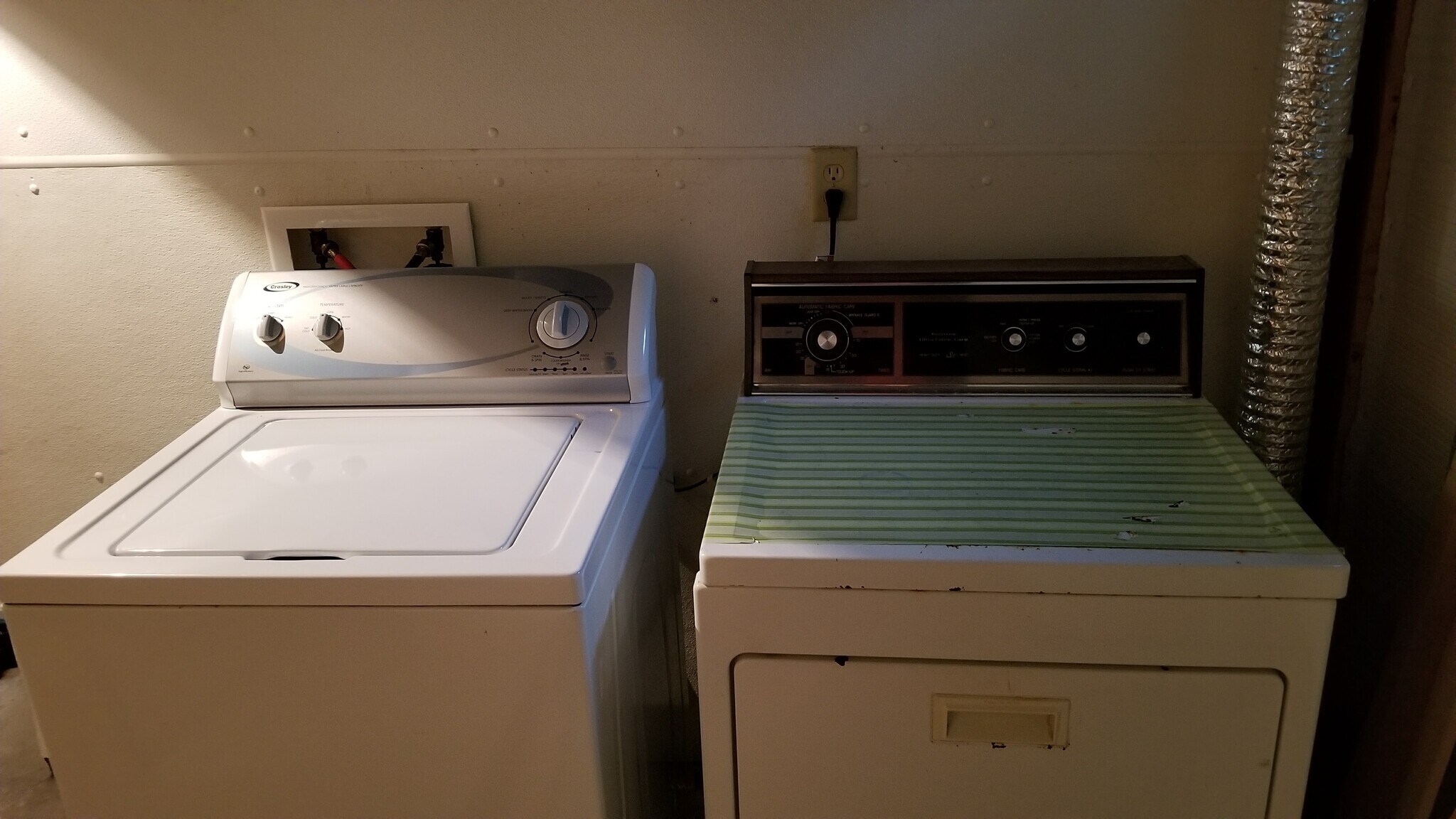 Building Photo - 117 Clapp St