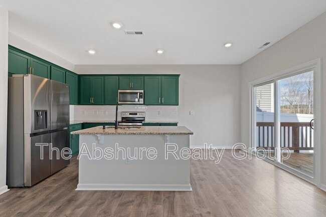 Building Photo - 49 River Bank Rd