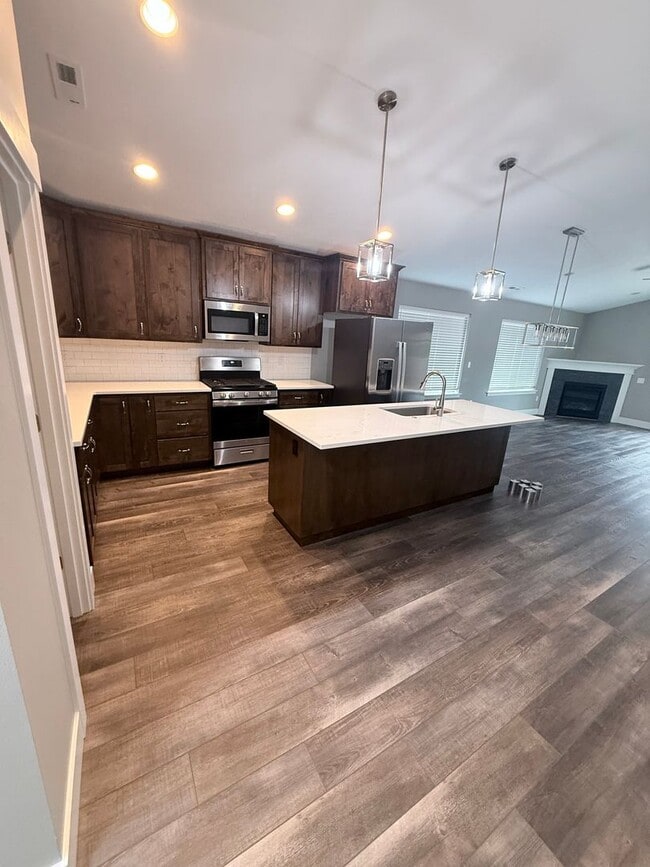 Building Photo - 3 Bedroom 2 Bathroom in Mill City, OR.