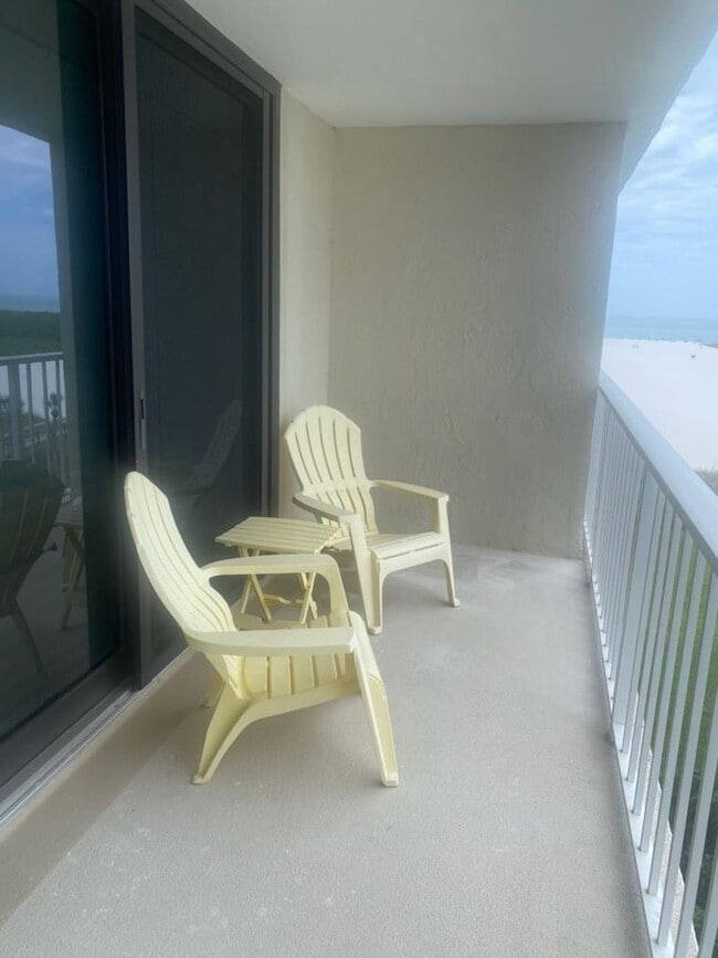 Building Photo - 260 Seaview Ct