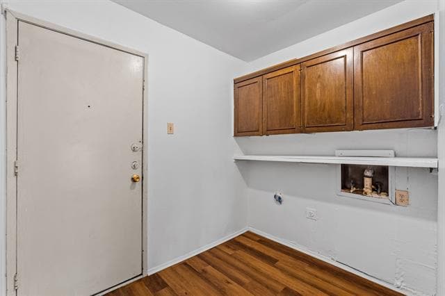 Building Photo - 2918 Pinewood Dr