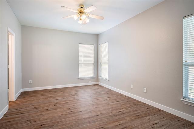 Building Photo - 9902 Maple Dr