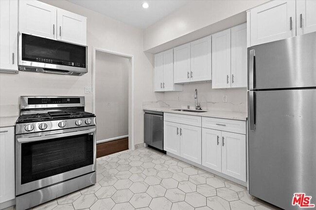 Building Photo - 9689 W Olympic Blvd