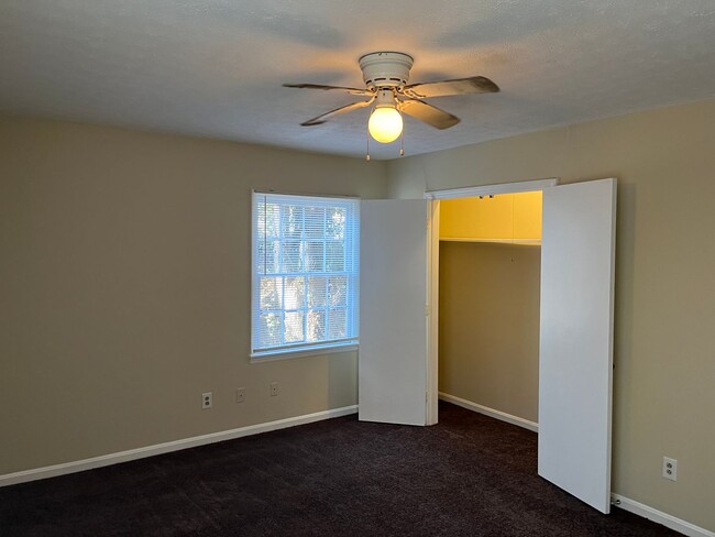 Building Photo - **UPCOMING**3 bedroom / 2 bathroom Home fo...