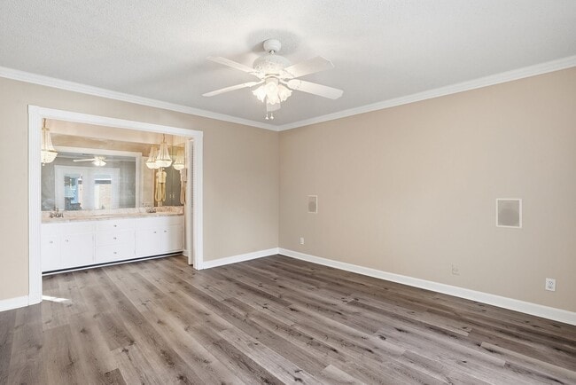 Building Photo - Mayfair Home For Lease with Backyard Oasis!