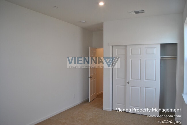 Building Photo - 111 Chesapeake Ct