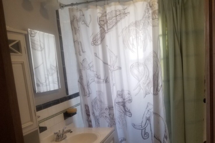 Building Photo - 33 Amsden St