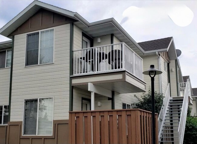 Building Photo - 893 Forest Glen Drive
