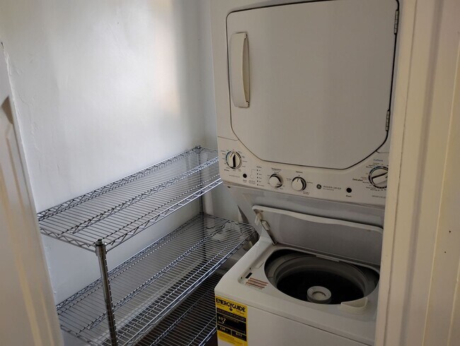 Building Photo - Maryland Ave