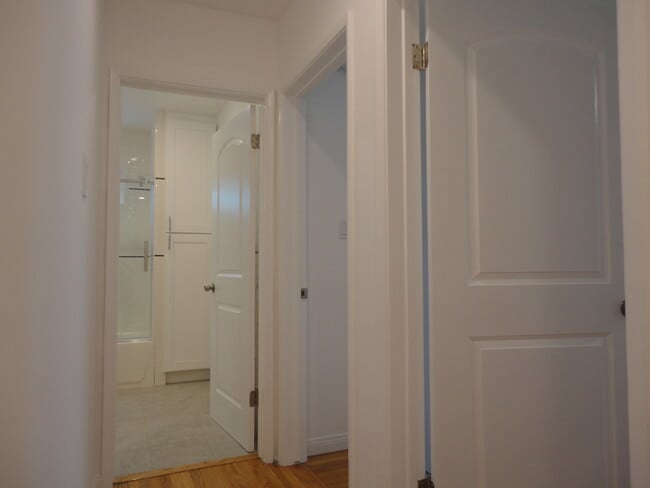 Building Photo - 3176 Rowena Ave