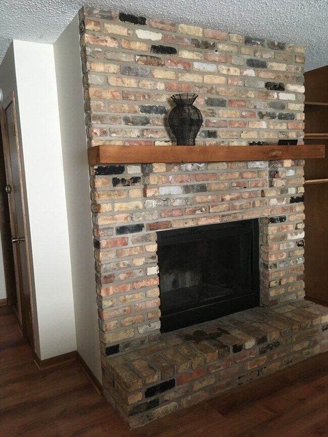 Building Photo - Harp & Shamrock Properties