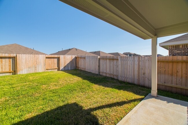 Building Photo - 24314 Pebble Cres Ln