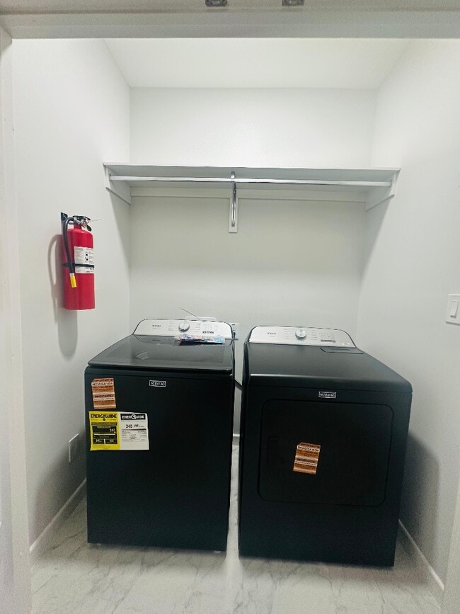 Building Photo - 2012 Selena St