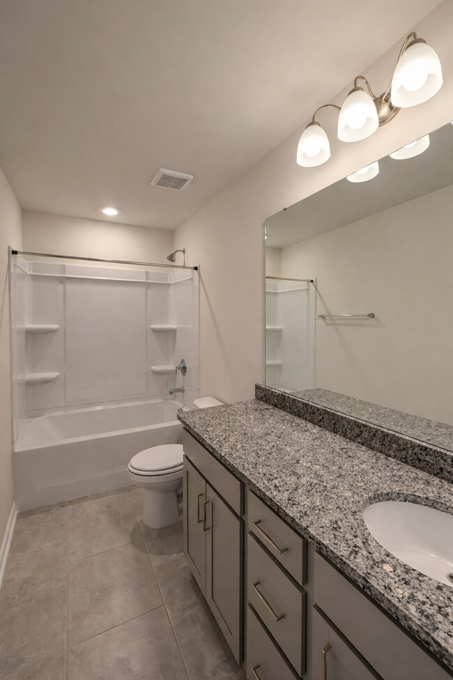 Building Photo - **6 Month Lease** New Construction Home-Hendersonville