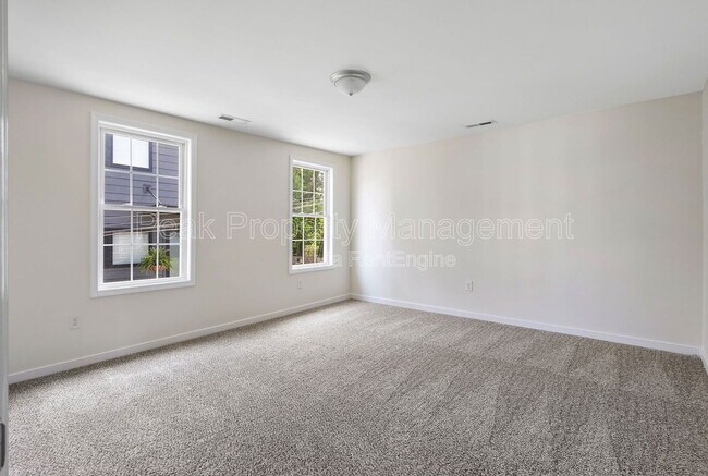 Building Photo - 819 Kinney St