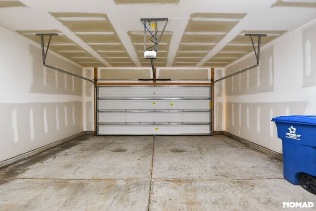 Building Photo - Spacious 3BR Townhome in Matthews