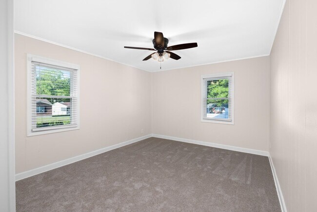 Building Photo - 153 Seven Pines