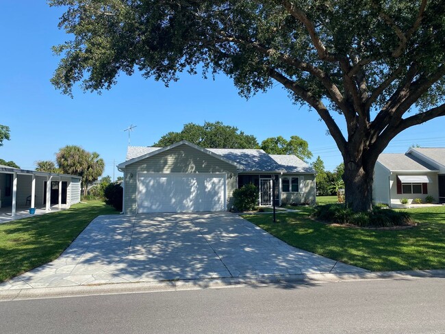 Building Photo - 923 Oleander St