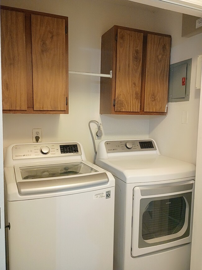 Building Photo - 9742 Hidden Rock