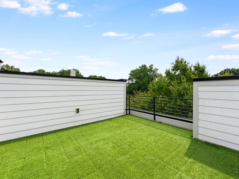 Rooftop Terrace - 2349 Wesley Village Rd