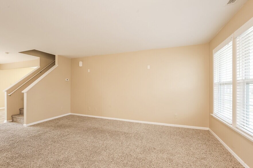 Building Photo - 10936 Mansfield Way