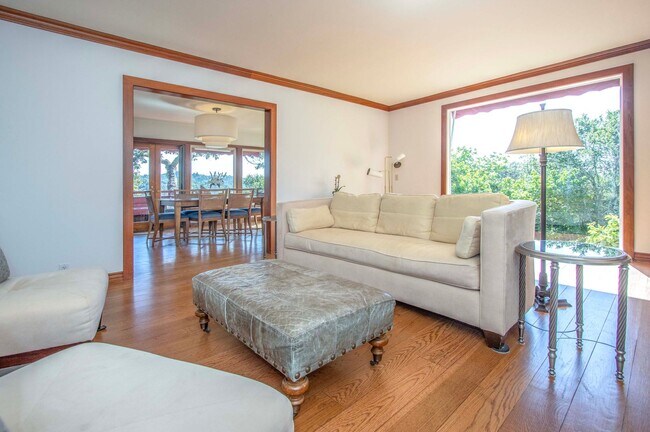 Building Photo - Gated 4bd/3ba Kentfield Home