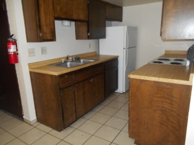 Building Photo - 401 Dunes Ct SE