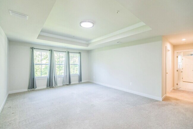 Building Photo - 8327 Legacy Cir E