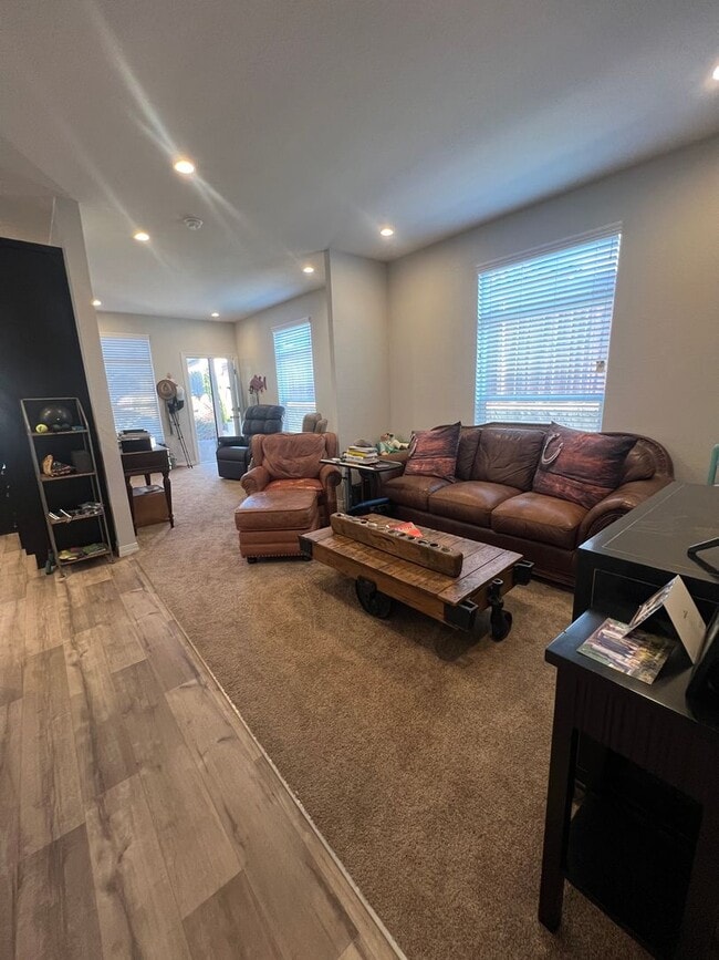 Building Photo - Modern 2-Bed, 2-Bath ADU for Rent – in Ups...