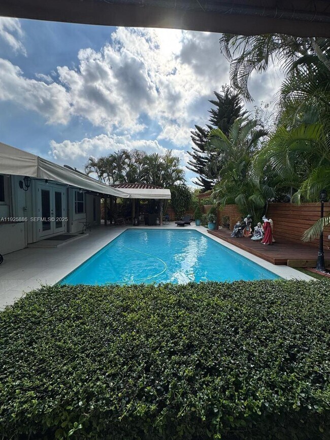 Building Photo - 9412 SW 127th Ave