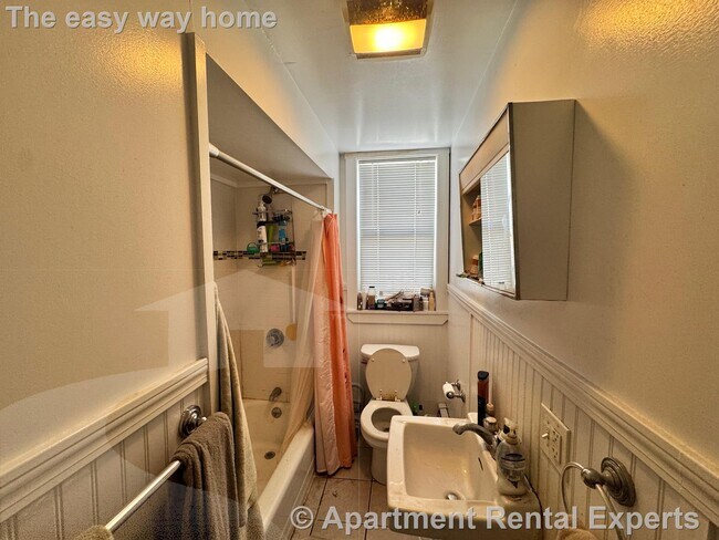 Building Photo - 545 Somerville Ave