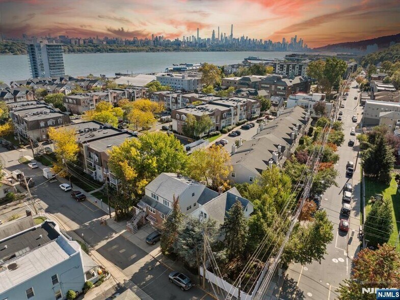 Building Photo - 46 Garden Pl