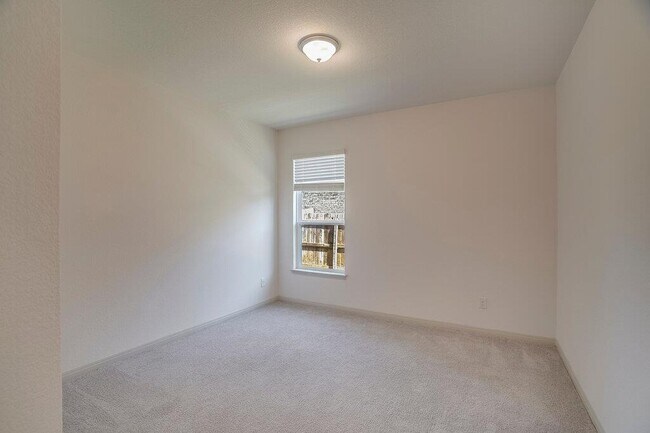 Building Photo - 5616 Monrovia Ln