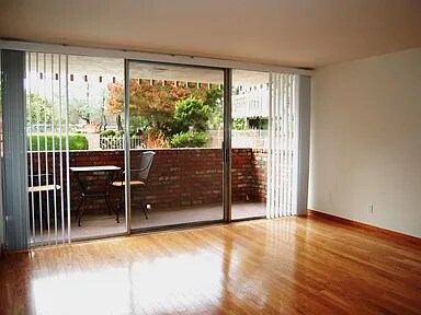 Building Photo - 6526 Ocean Crest Dr