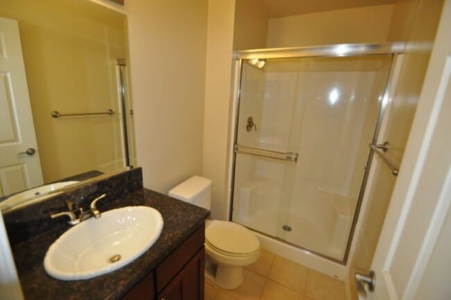 Building Photo - 2 Bedroom 2 Bath Condo with Pool and Priva...