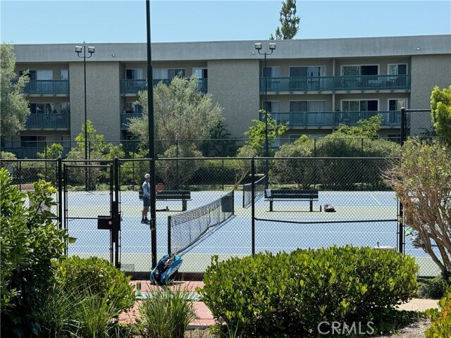 Building Photo - 552 N Bellflower Blvd