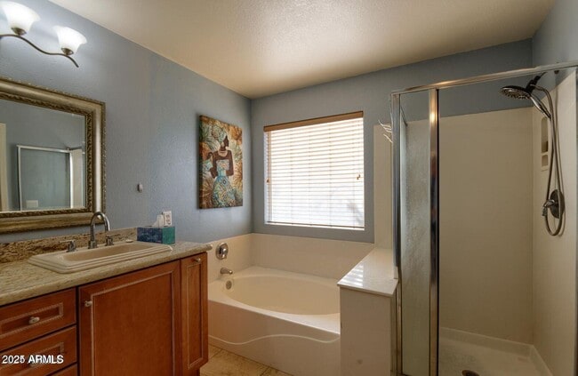 Building Photo - 2897 E Terrace Ave