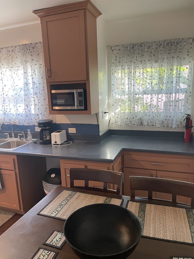 Building Photo - Wonderful Newly Remodeled 2 Bedroom House in Prime Alhambra Location