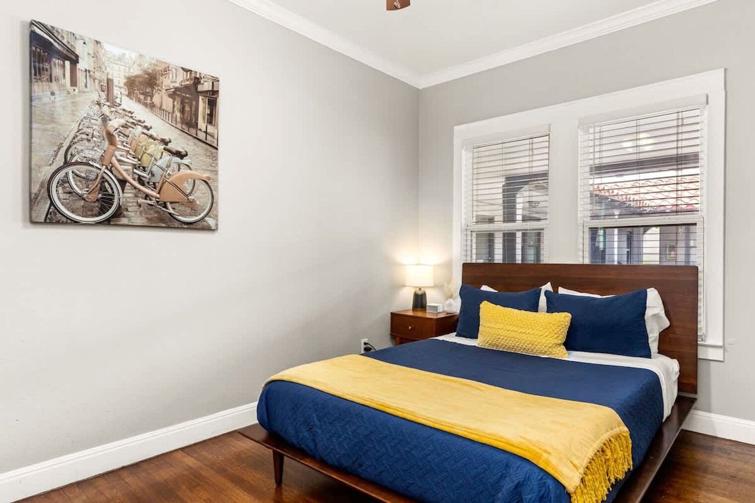 Building Photo - 203 W Magnolia Ave