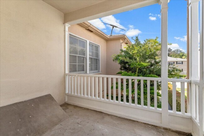 Building Photo - Remodeled 2-Bedroom Apartment Near UCLA with Private Balcony
