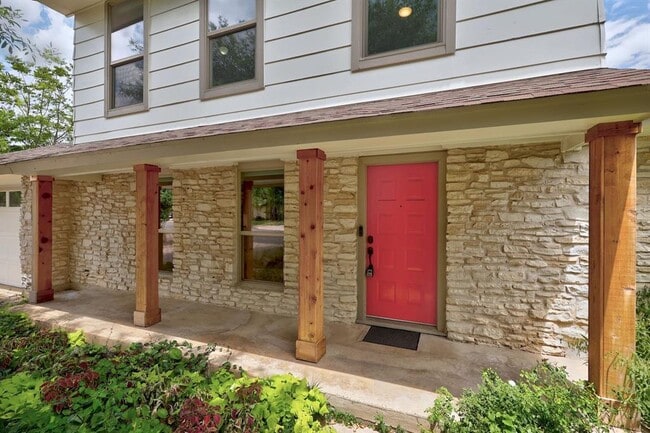 Building Photo - 10408 Doering Ln