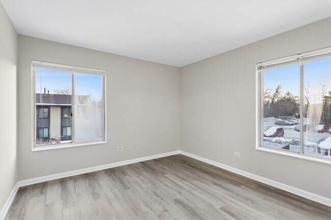 Building Photo - 6185 Pinewood Ct