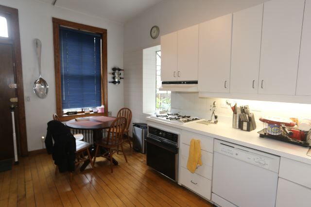 Building Photo - 2661 N Burling St