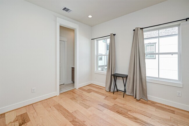 Building Photo - 5418 Wheatley St