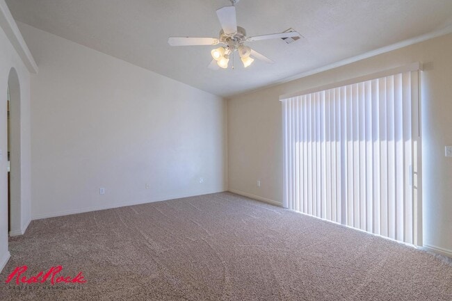 Building Photo - Fresh Carpet! Spacious 5-Bedroom Townhome