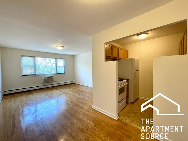 Building Photo - 6002 N Kenmore Ave