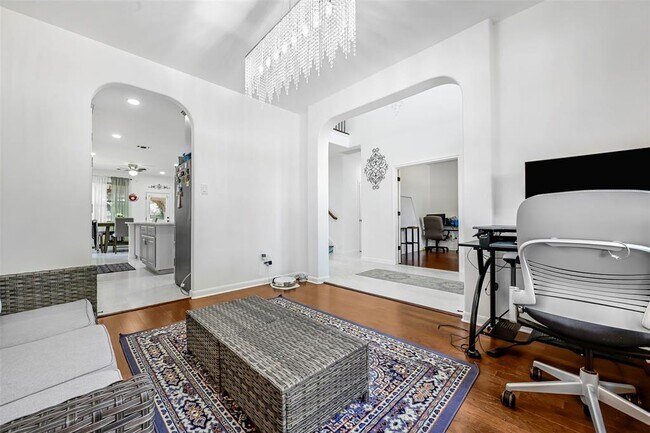 Building Photo - 300 Southern Cross Dr
