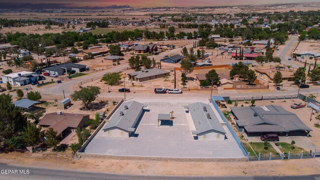 Building Photo - 11721 Valle Del Paseo Dr