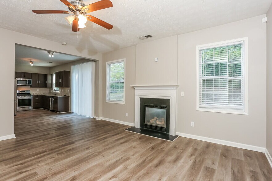 Building Photo - 7039 Hillcrest Chase Ln